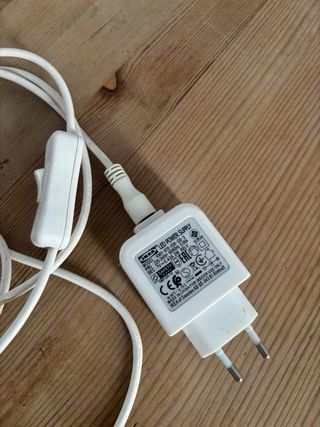 Lámpara de mesa IKEA NAVLINGE blanca