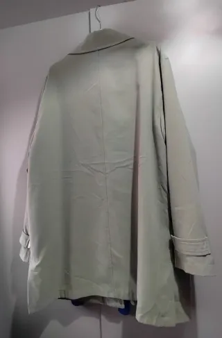 Gabardina Damart verde claro