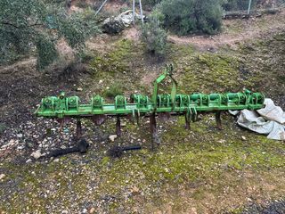 Cultivador 12 brazos