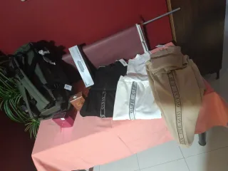 Bolso Guess Marrón y Dorado