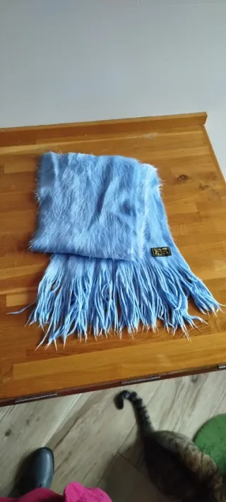 Gorro y bufanda azul celeste