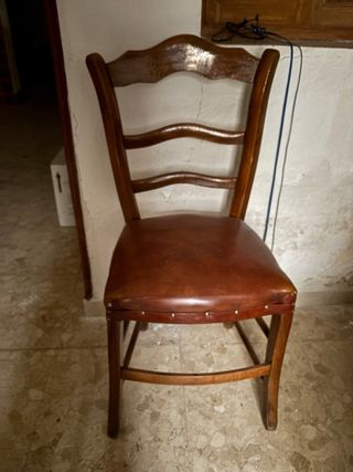 Sillas de madera y cuero (6 unidades)