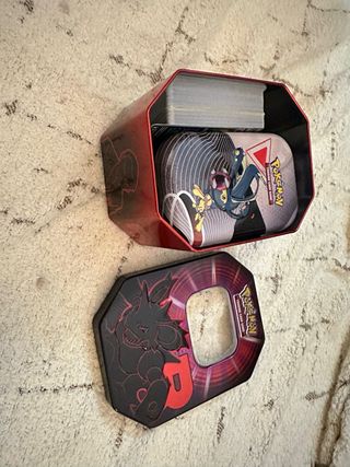 Lote Cartas Pokémon con Latas