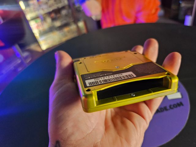 Game Boy Advance SP Dorada