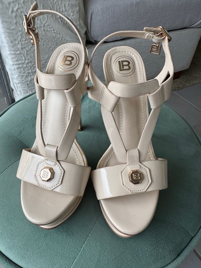 Zapatos de tacón Nude Nuevos