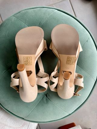 Zapatos de tacón Nude Nuevos