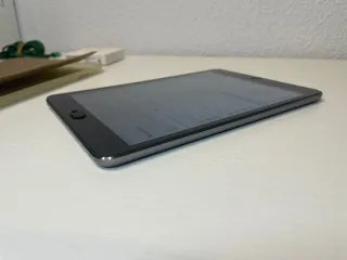 iPad Mini 2 (16GB, Wi-Fi, Grigio Siderale)