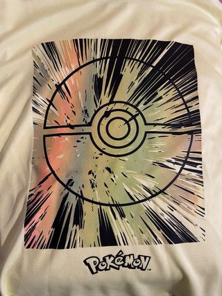 Camiseta Pokémon Amarilla