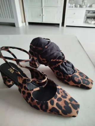 Zapatos Zara Animal Print Marrón y Negro