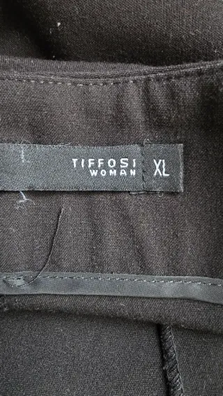 Bermudas negras con cremalleras