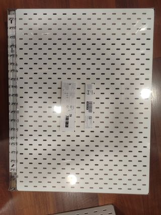 Tablero perforado blanco