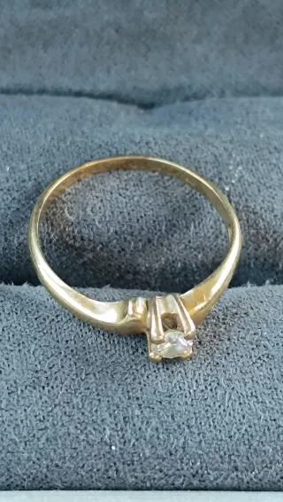 Anillo Oro 18k con piedra