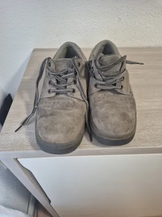 Zapatos de seguridad grises