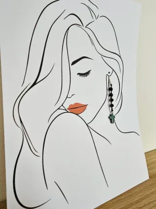 Orecchini pendenti neri con croce