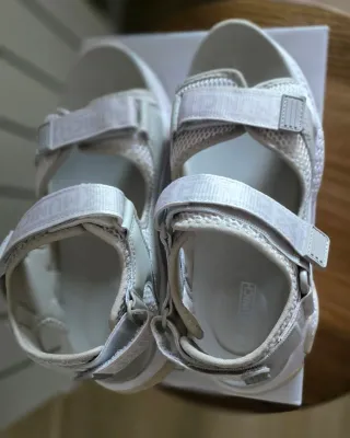 Sandalias Munich Blancas Velcro