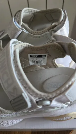 Sandalias Munich Blancas Velcro