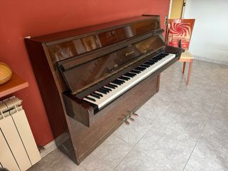 Piano de pared Blessing