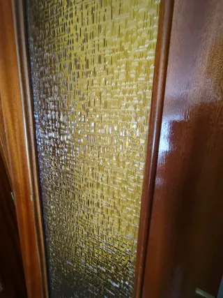 Puerta corredera madera con cristal