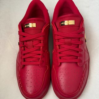 Nike Air Jordan Low Rojas Detalles Dorados