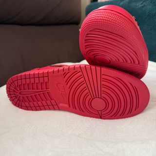 Nike Air Jordan Low Rojas Detalles Dorados