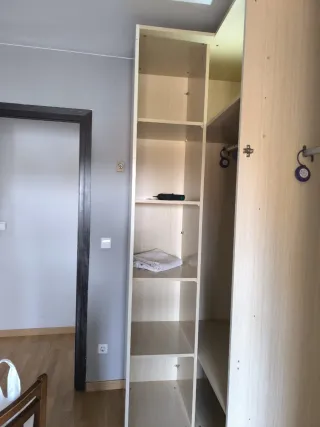 Armario blanco lacado