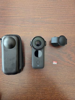 Insta360 X2 Cámara 360 + Accesorios