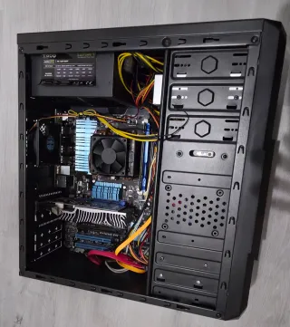 CPU procesador AMD FX8350, 24GB de RAM y 480 SSD