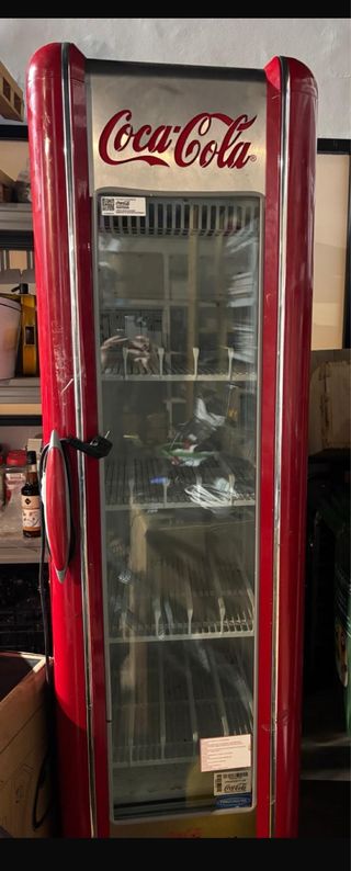 Nevera expositora Coca-Cola