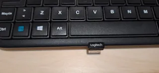 Teclado Logitech Negro con Touchpad