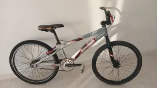 Bicicleta BMX Diamondback rm 24