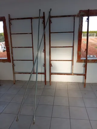 Andamio metálico para construcción