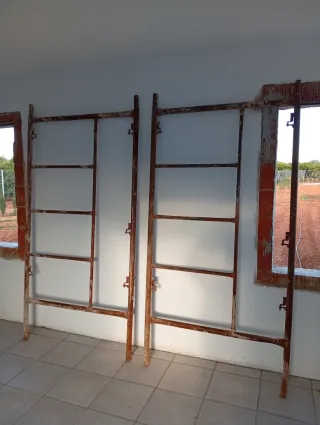 Andamio metálico para construcción