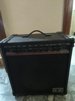 Guitarra Stagg estilo Les Paul + Amplificador 65W