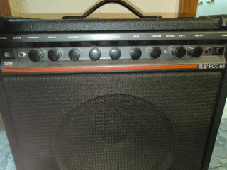 Guitarra Stagg estilo Les Paul + Amplificador 65W