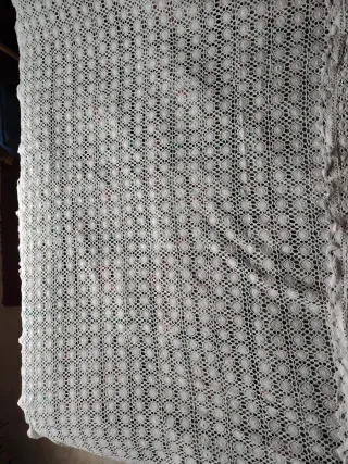 Tovaglia grande ricamata a mano