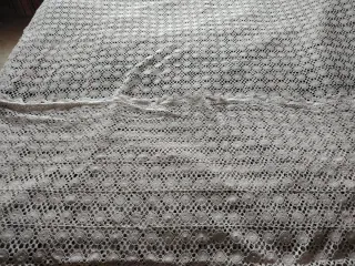 Tovaglia grande ricamata a mano