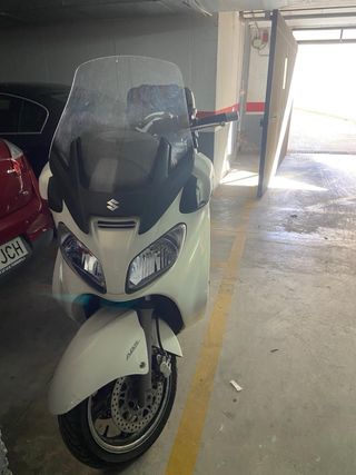 Suzuki Burgman 650cc Maxiscooter