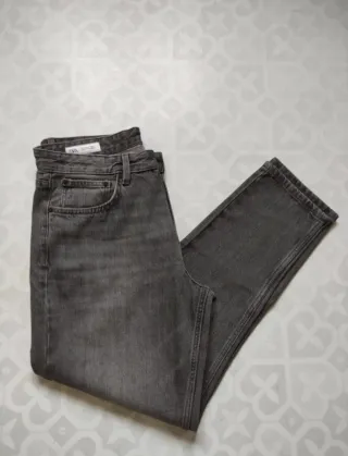 Vaquero Zara chico T.42 gris