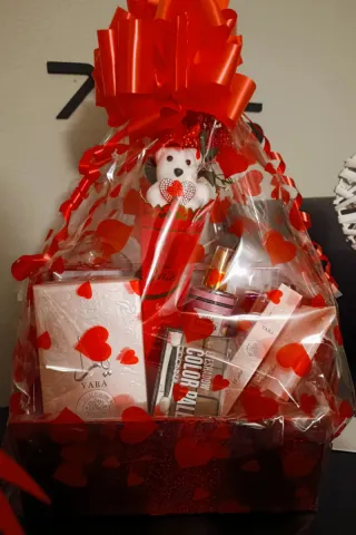 Cesta Regalo San Valentín Oso Peluche Perfume