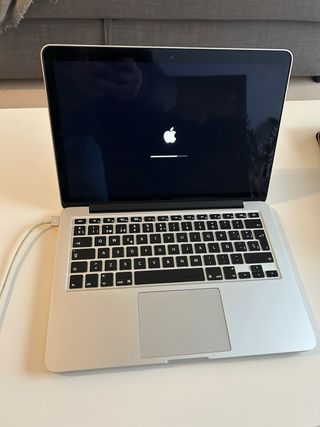 MacBook Pro 2016 + Cargador + Funda