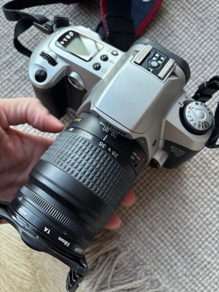 Cámara Analógica Canon EOS 500 N + Bolso