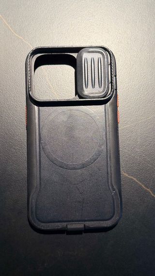 2 custodie Tech21 iPhone 14 Pro