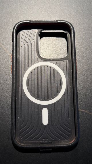 2 custodie Tech21 iPhone 14 Pro