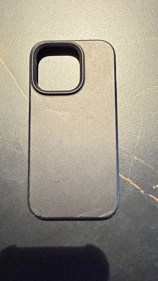 2 custodie Tech21 iPhone 14 Pro