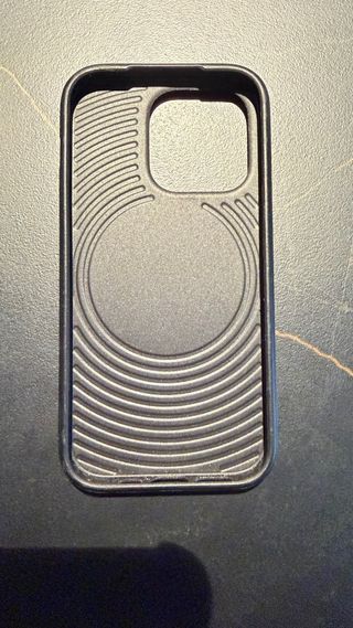 2 custodie Tech21 iPhone 14 Pro