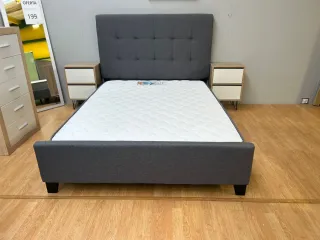 Cama tapizada gris con o sin colchón