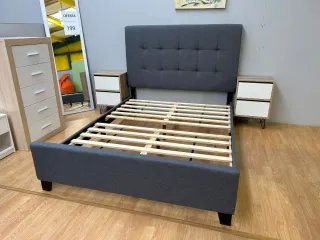 Cama tapizada gris con o sin colchón