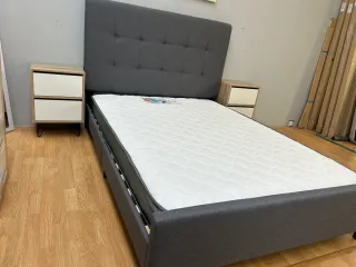 Cama tapizada gris con o sin colchón