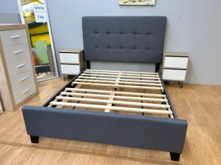 Cama tapizada gris con o sin colchón