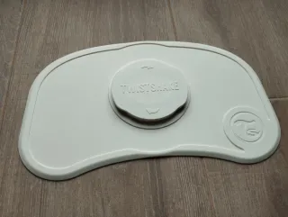 Dos platos, base y dos baberos de Twistshake